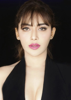 Angela Krislinzki (1993)