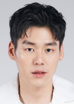 Aob Tanadol Wongsaardsakul (1990)