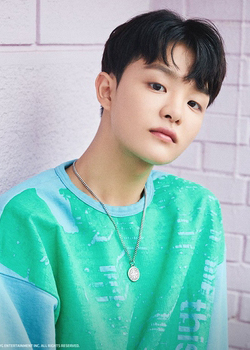 Park Ji Hoon (TREASURE) (2000)