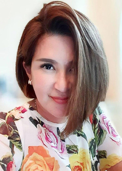 Bee Wanvipa Yokakul (1963)