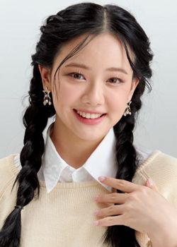 Belle Jiratchaya Kittavornsakul (2005)