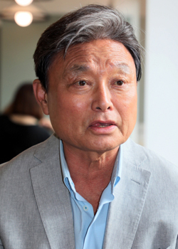 Choi Joo Bong (1945)