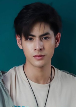 Earth Chitsanupong Soeksiri (2000)