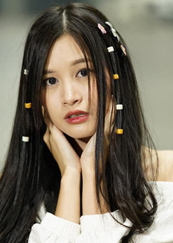 Faii Sumitra Duangkaew (BNK48) (1996)