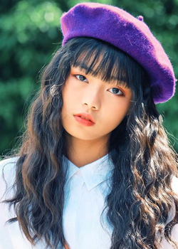 Houng Nattawadee Pipobpornchai (2004)