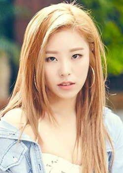 Jeong Whee In (Mamamoo) (1995)