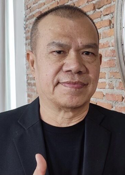 Kluay Chernyim (1956)