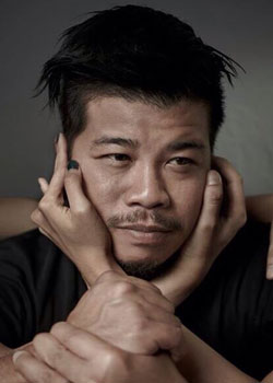 Kongkiat Khomsiri (1975)