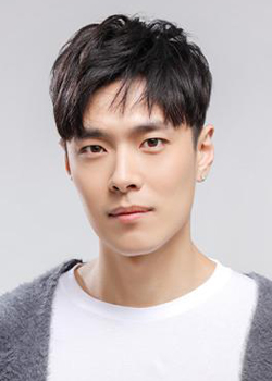 Clinton Kuang (1990)