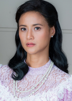 Namfon Kullanat Preeyawat (1976)