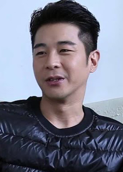 Lawrence Chou (1979)