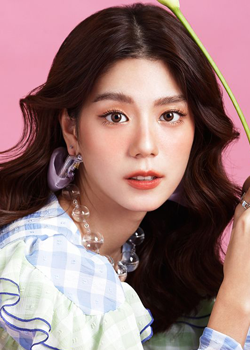 Meimei Thanyawee Chunhasawasdikul (2000)