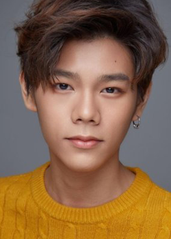 Milk Natchanon Supravorawong (2001)