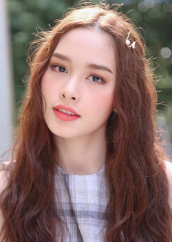 Namfah Thunyaphat Phatrathinchaicherin (2000)