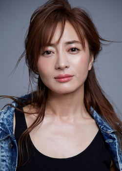 Niiyama Chiharu (1981)