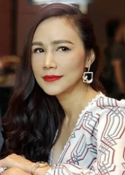 Nok Sikrintarn Plaithuan (1976)