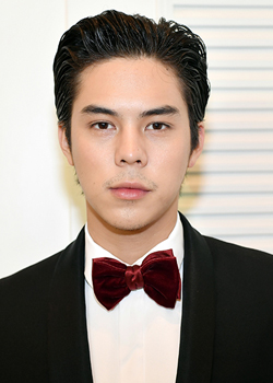 Peach Pachara Chirathivat (1993)