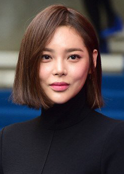 Park Shi Yeon (1979)