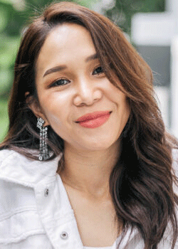 Pookie Paweenut Pangnakorn (1981)