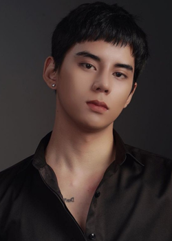 Payu Khunnaphat Jaroenchim (1990)