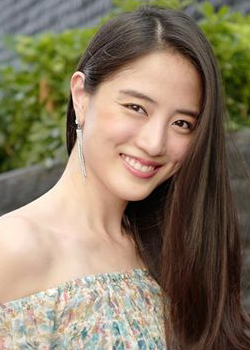 Pear Netchanok Pitaktrairong (1990)