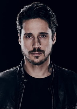Alan Peter Gadiot Nava (1985)