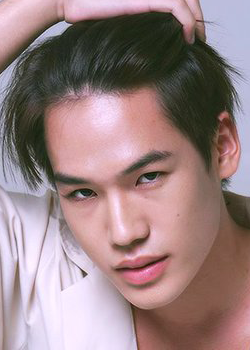 Rin Sarin Rungkiattiwong (2003)