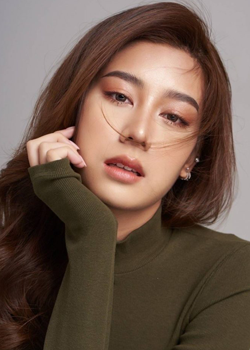 Sara Chatchaya Charoenchan (1999)