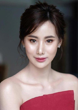 Yingying Sarucha (1990)