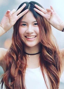 Sawanya Paisarnpayak (2001)