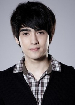 Steven Isarapong Foorer (1992)